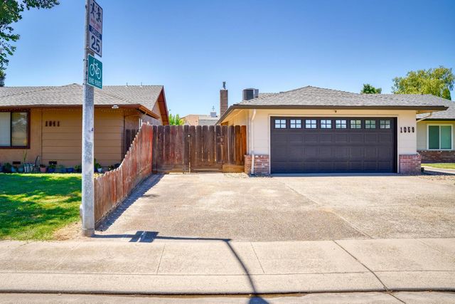 1059 Souza Blvd, Manteca, CA 95336