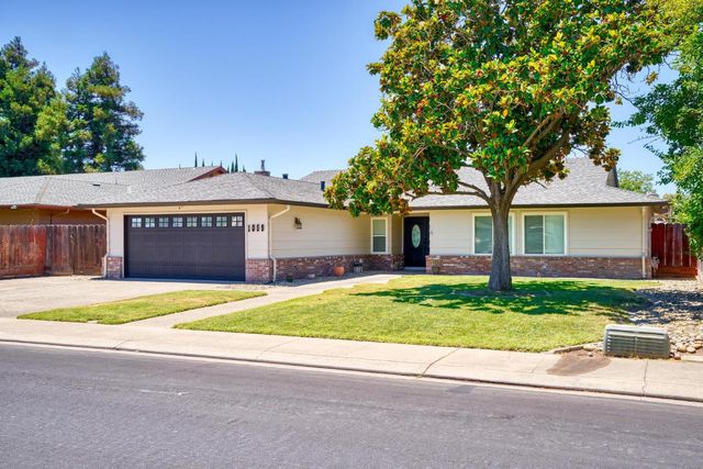 1059 Souza Blvd, Manteca, CA 95336
