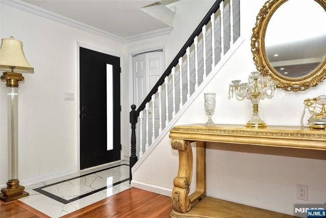 53 Lockwood Drive, Waldwick, NJ 07463