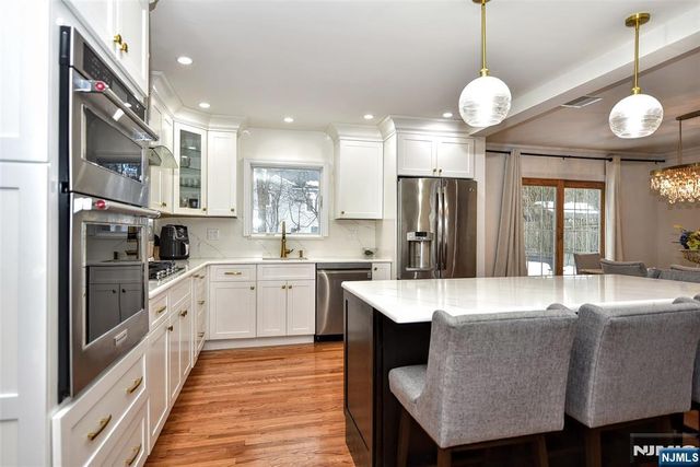 53 Lockwood Drive, Waldwick, NJ 07463