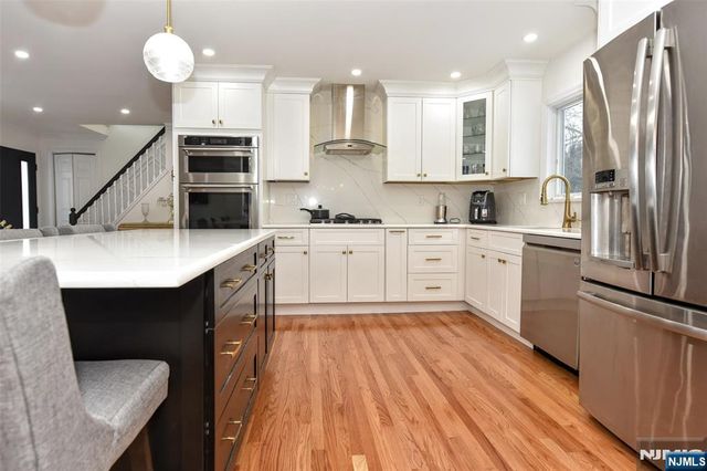 53 Lockwood Drive, Waldwick, NJ 07463