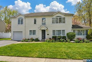 53 Lockwood Drive, Waldwick, NJ 07463