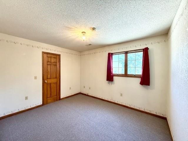 224 Lake Viking Terrace, Gallatin, MO 64640