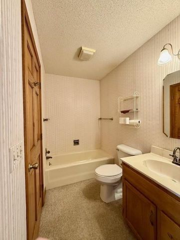 224 Lake Viking Terrace, Gallatin, MO 64640