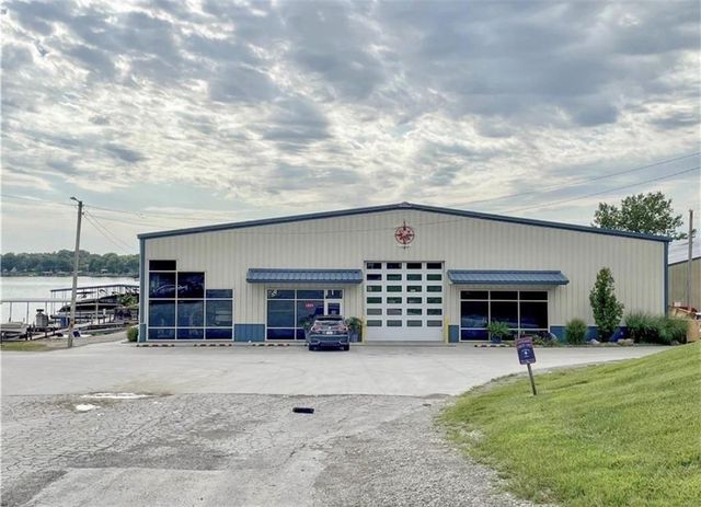 224 Lake Viking Terrace, Gallatin, MO 64640