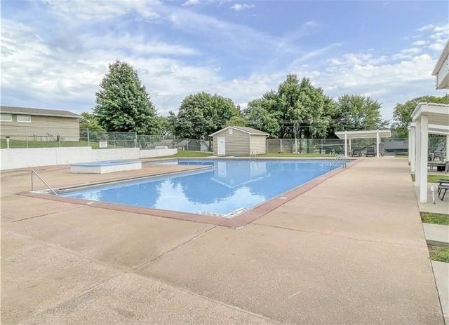 224 Lake Viking Terrace, Gallatin, MO 64640