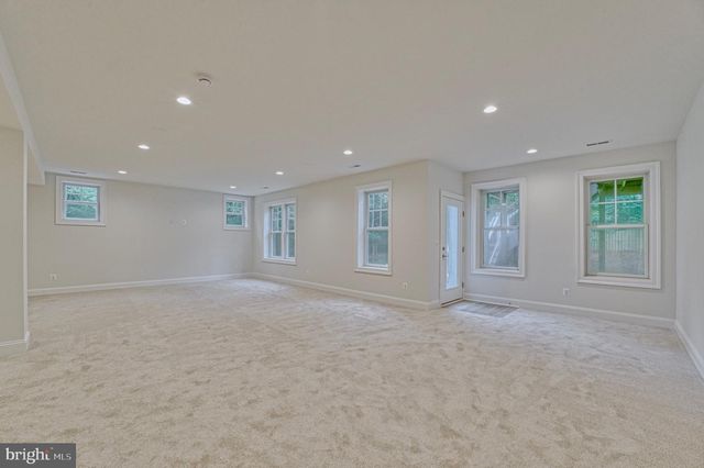 2335 DALE DR, Falls Church, VA 22043