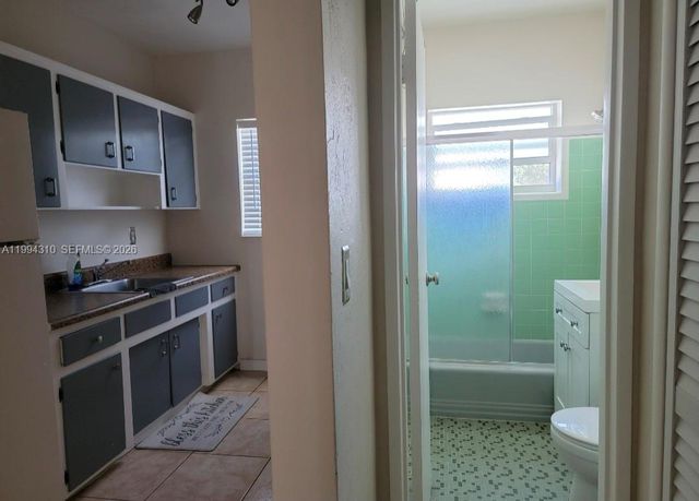 620 76th St 11, Miami Beach, FL 33141