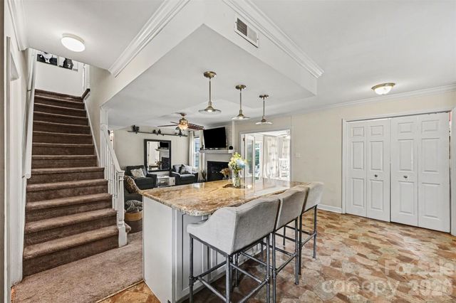 7729 Winterset Drive, Charlotte, NC 28270