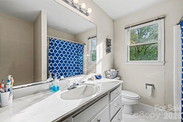 7729 Winterset Drive, Charlotte, NC 28270