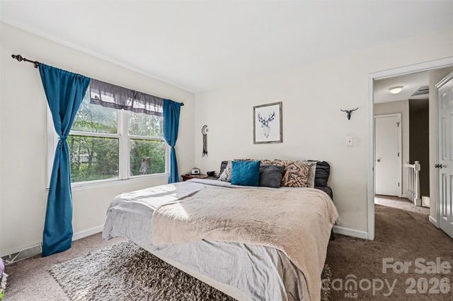 7729 Winterset Drive, Charlotte, NC 28270