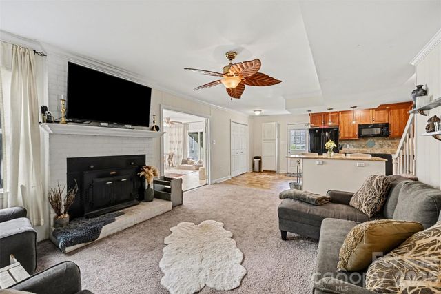 7729 Winterset Drive, Charlotte, NC 28270