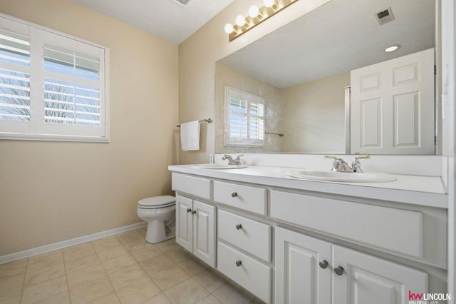 8217 S 66 Avenue, La Vista, NE 68128