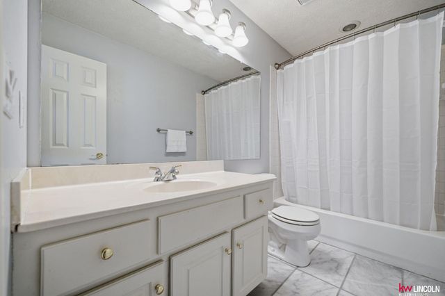 8217 S 66 Avenue, La Vista, NE 68128