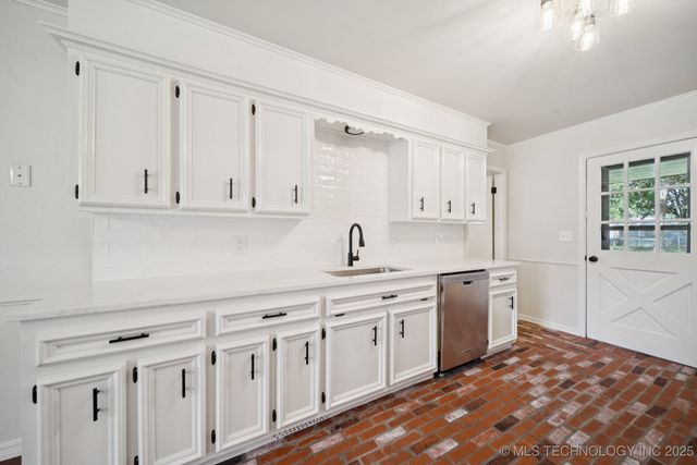 9726 S Houston Avenue, Jenks, OK 74037