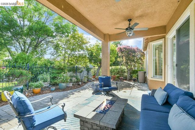 972 Centennial Dr, Brentwood, CA 94513