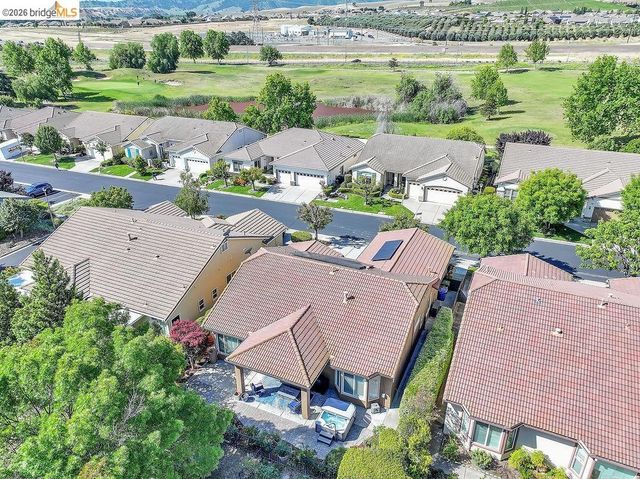 972 Centennial Dr, Brentwood, CA 94513