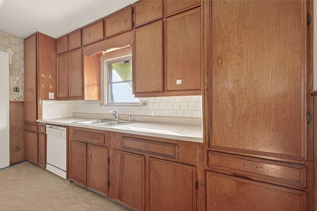 415 Pearl Street, Baytown, TX 77520