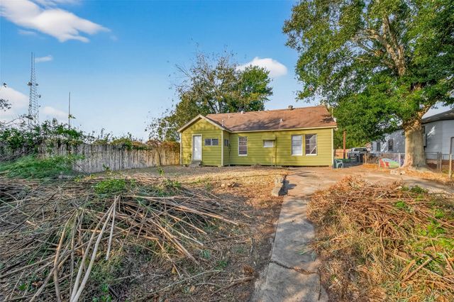 415 Pearl Street, Baytown, TX 77520