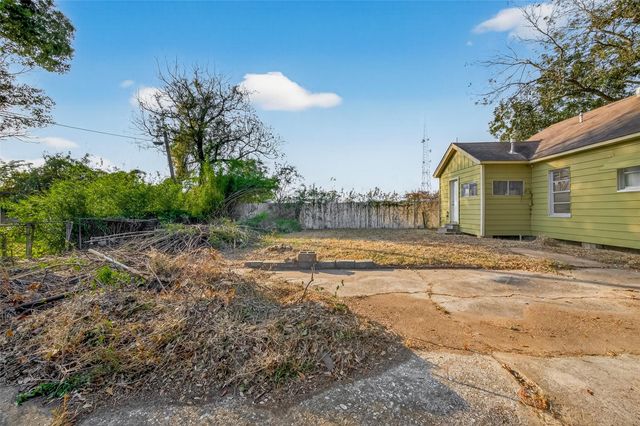 415 Pearl Street, Baytown, TX 77520