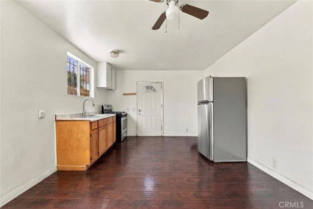 215 76th Place, Los Angeles, CA 90003
