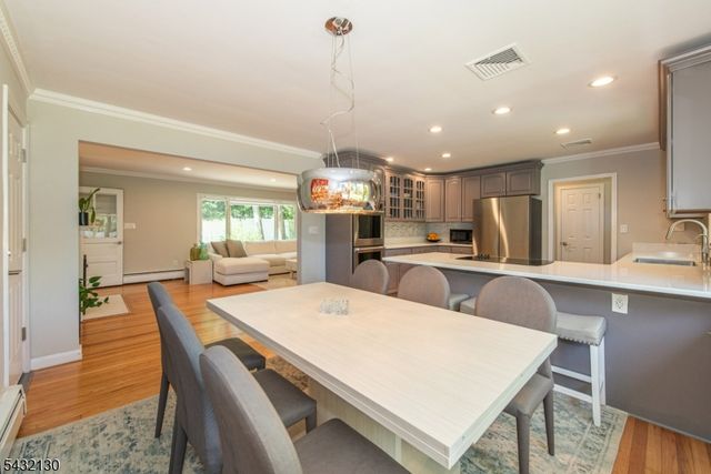 77 Hanover Rd, Mountain Lakes Boro, NJ 07046