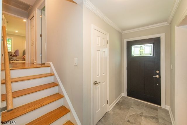 77 Hanover Rd, Mountain Lakes Boro, NJ 07046