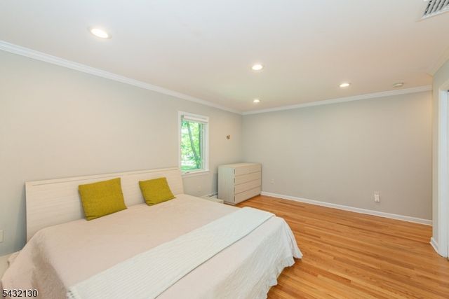 77 Hanover Rd, Mountain Lakes Boro, NJ 07046