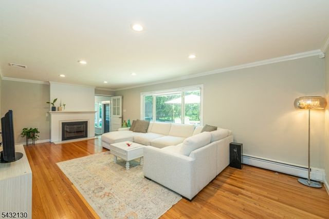 77 Hanover Rd, Mountain Lakes Boro, NJ 07046