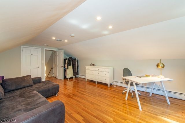77 Hanover Rd, Mountain Lakes Boro, NJ 07046