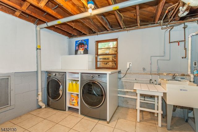 77 Hanover Rd, Mountain Lakes Boro, NJ 07046