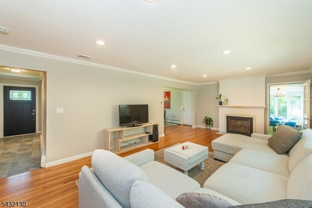 77 Hanover Rd, Mountain Lakes Boro, NJ 07046