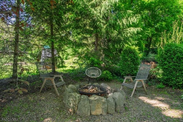 77 Hanover Rd, Mountain Lakes Boro, NJ 07046
