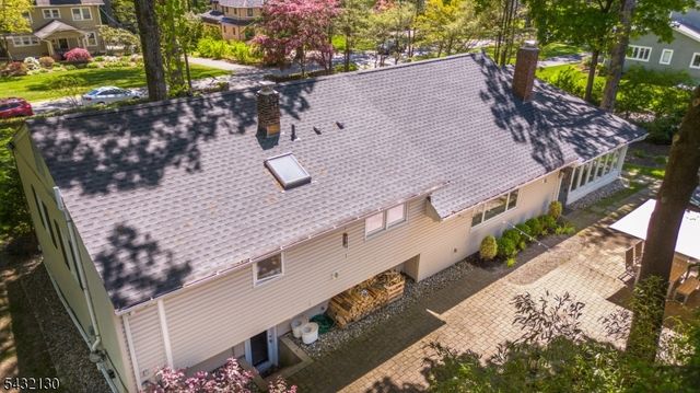 77 Hanover Rd, Mountain Lakes Boro, NJ 07046