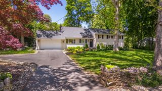 77 Hanover Rd, Mountain Lakes Boro, NJ 07046