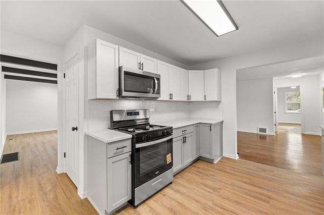 8540 E 81st Terrace, Raytown, MO 64138