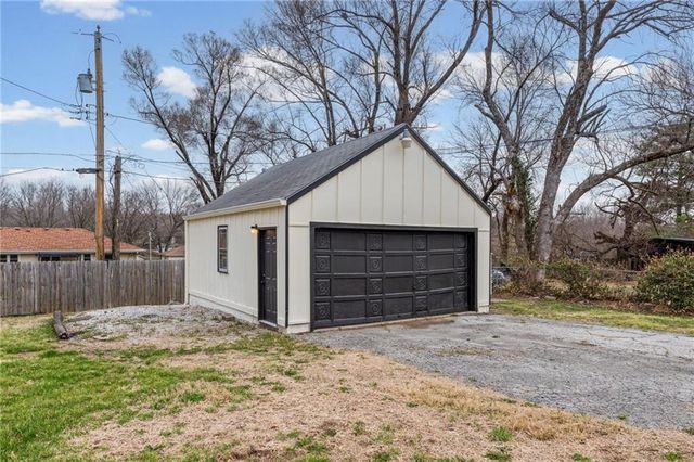 8540 E 81st Terrace, Raytown, MO 64138