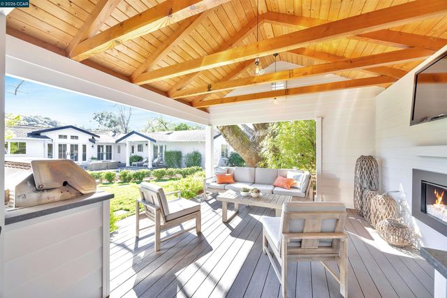 942 Raintree Pl, Lafayette, CA 94549