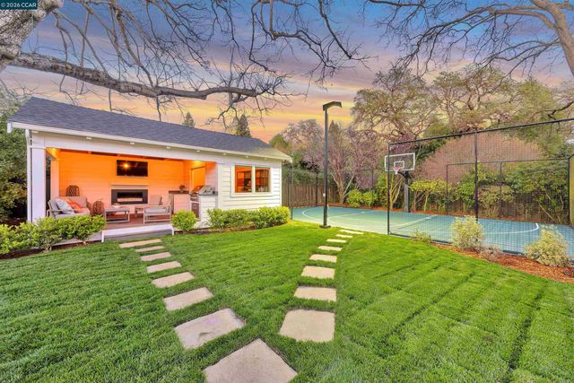 942 Raintree Pl, Lafayette, CA 94549