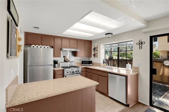 21725 Laurelrim D, Diamond Bar, CA 91765