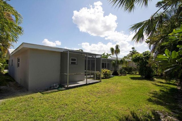 8 Wellesley Drive, Lake Worth Beach, FL 33460