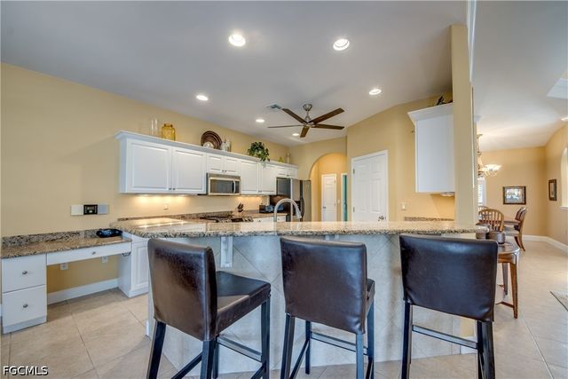 2120 SW 8th PL, Cape Coral, FL 33991