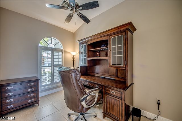 2120 SW 8th PL, Cape Coral, FL 33991