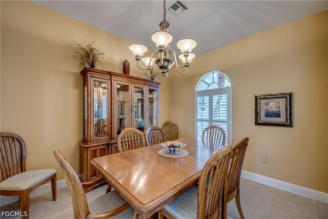 2120 SW 8th PL, Cape Coral, FL 33991