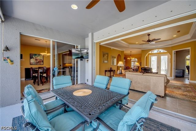 2120 SW 8th PL, Cape Coral, FL 33991