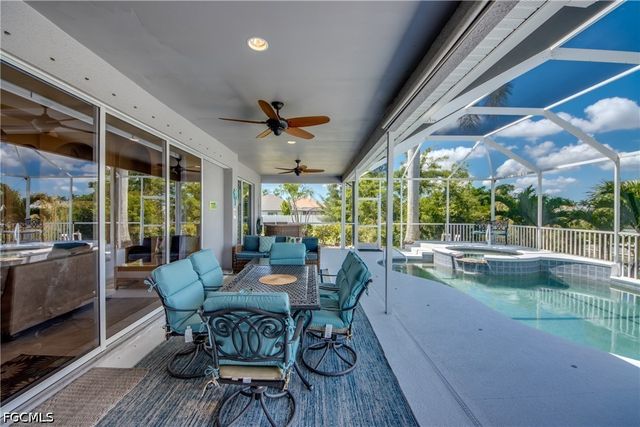 2120 SW 8th PL, Cape Coral, FL 33991