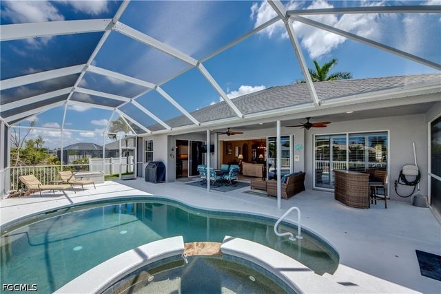 2120 SW 8th PL, Cape Coral, FL 33991