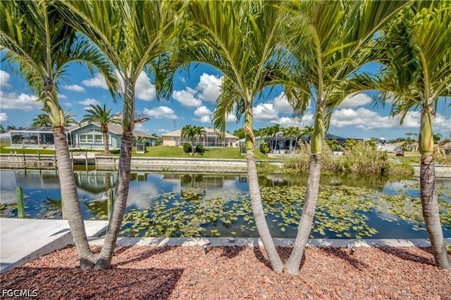 2120 SW 8th PL, Cape Coral, FL 33991