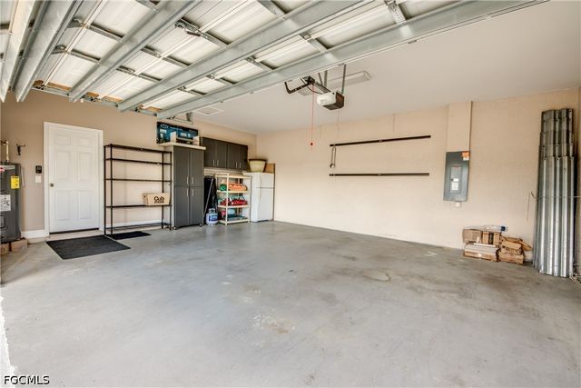 2120 SW 8th PL, Cape Coral, FL 33991