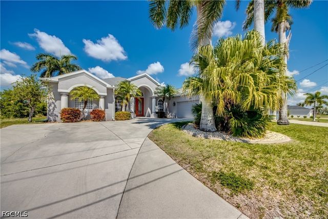 2120 SW 8th PL, Cape Coral, FL 33991